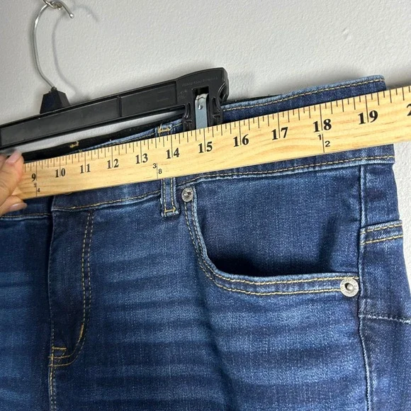 Torrid Bombshell Wide Leg Super Soft Jeans Dark Wash Size 16R - Picture 5 of 9